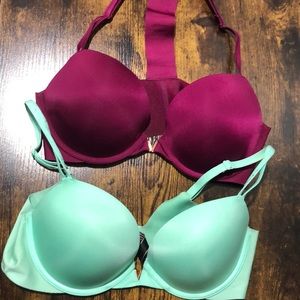 Set of 2 Victoria secret bras. LIGHTLY USED!
